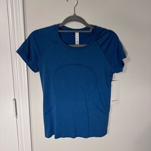 lululemon athletica Seiftly Short Sleeve Tee Race Length in Vibrant Blue